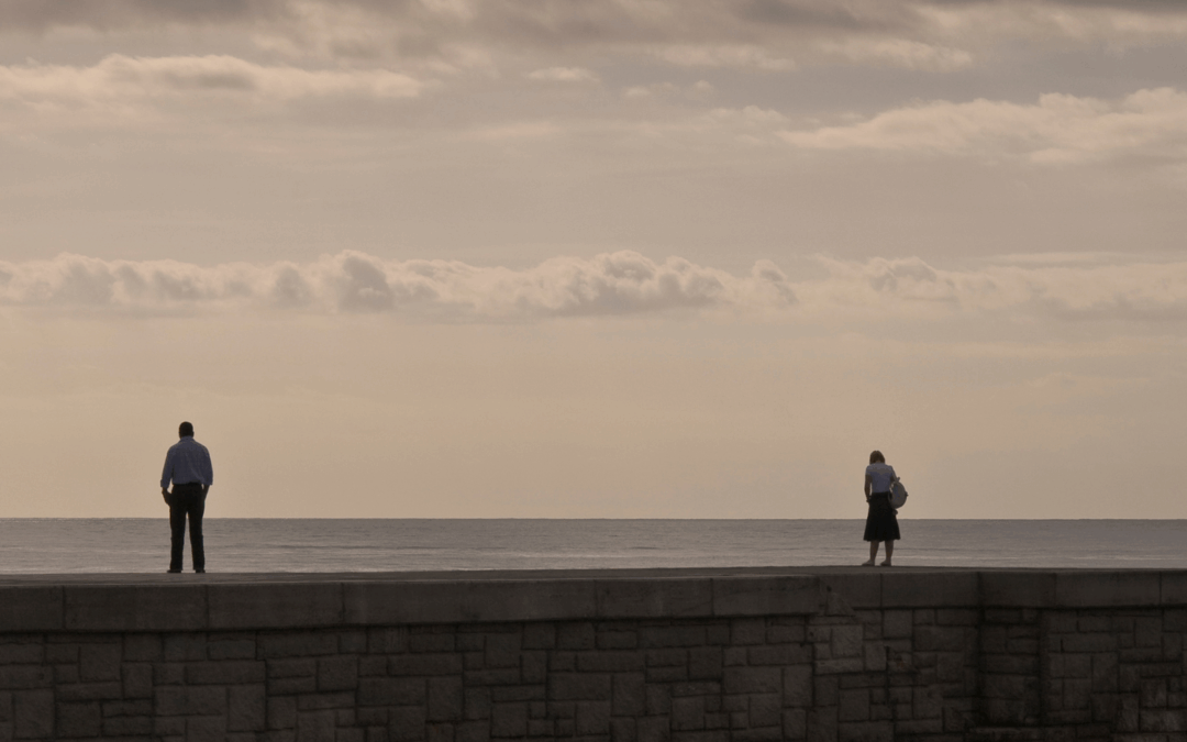 Waarom zoveel HSP-vrouwen afstand creëren terwijl ze juist intens verlangen naar nabijheid